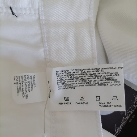 NWT Gloria Vanderbilt Womens White Ultra Stretch Slimmimg Amanda Jeans Size 18 - Picture 7 of 7